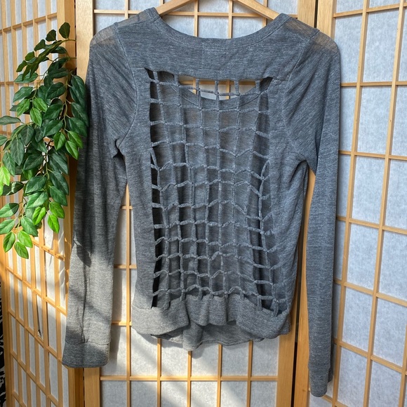 ⚙️CHASER CUT OUT LONG SLEEVE TEE - Picture 3 of 4